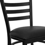 Chaise de salle à manger en métal à dossier échelle Emma et Oliver Black pour restaurant