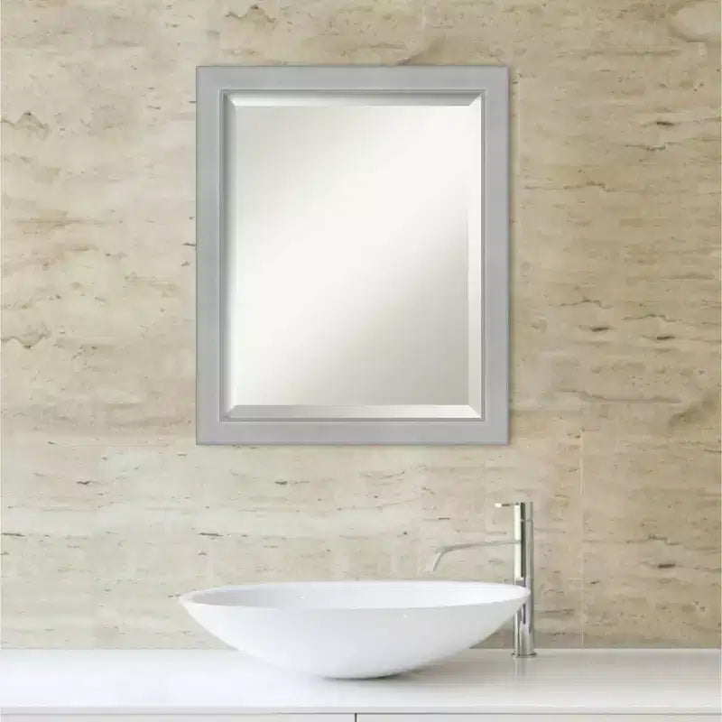 Miroir mural de salle de bain encadré brossé Vista Nickel - Amanti Art