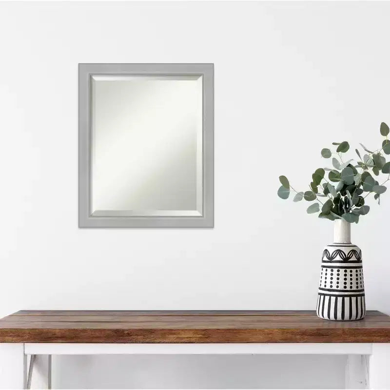 Miroir mural de salle de bain encadré brossé Vista Nickel - Amanti Art