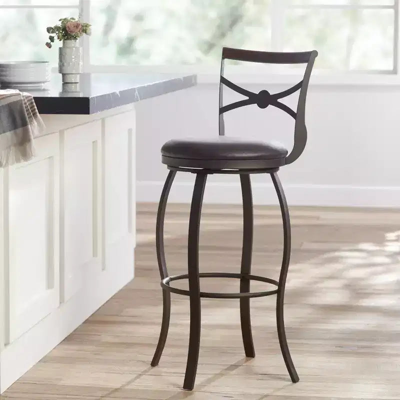 Tabouret de bar pivotant Elm Lane Haidar en métal bronze marron 63,5 cm de haut, coussin rond traditionnel en similicuir avec dossier et repose-pieds pour comptoir de cuisine