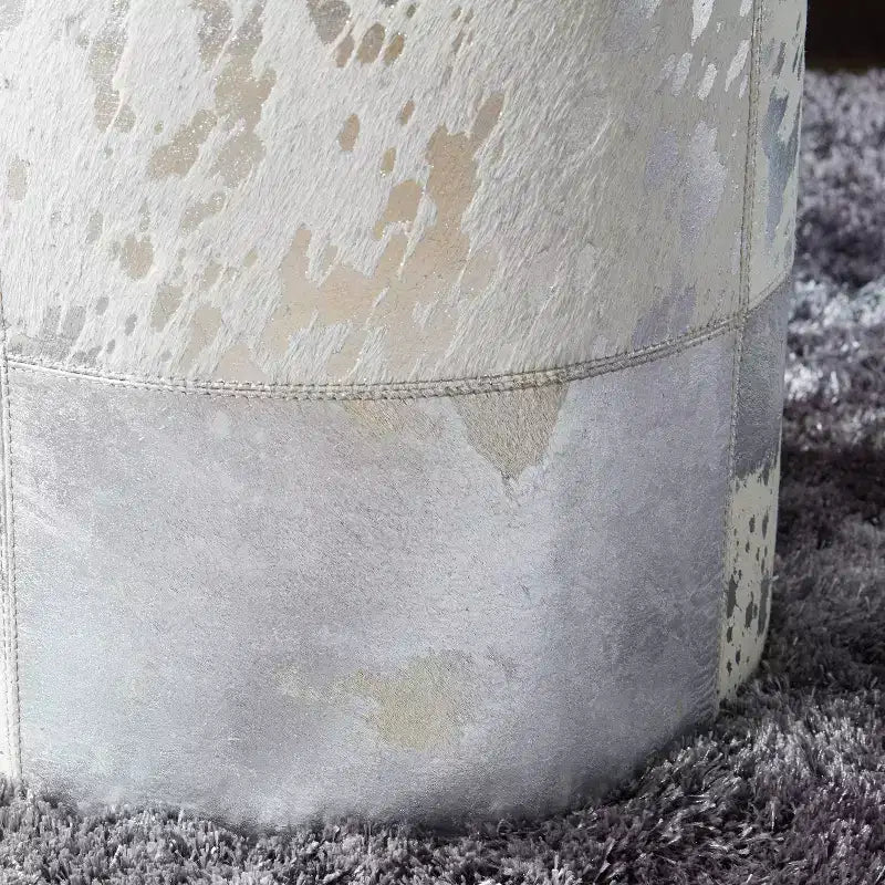 Pouf Repose-pieds Rond en Cuir de Vachette Contemporain - Olivia & May