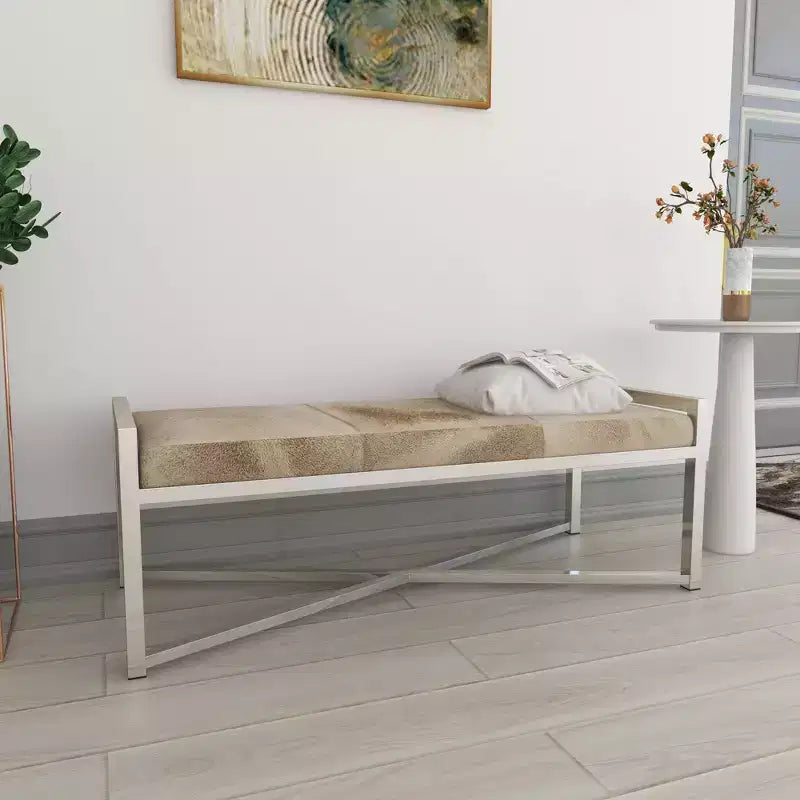Banc rectangulaire contemporain en peau de vache et acier inoxydable – Olivia & May