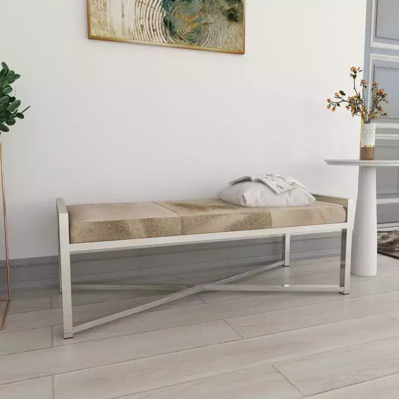 Banc rectangulaire contemporain en peau de vache et acier inoxydable – Olivia & May