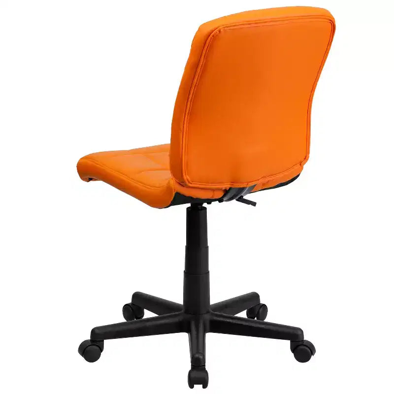 Chaise de bureau pivotante Emma et Oliver en vinyle matelassé à dossier mi-hauteur