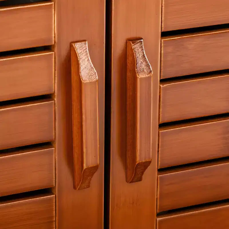 HOMCOM Banc à chaussures avec placards de rangement, banc d'entrée en bambou avec coussin d'assise, 3 portes et compartiment caché pour le couloir, Cerise foncée