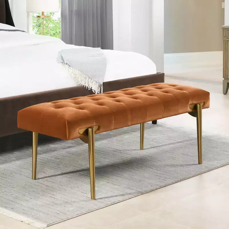 Banc d'appoint rembourré doré Aria Jennifer Taylor Home