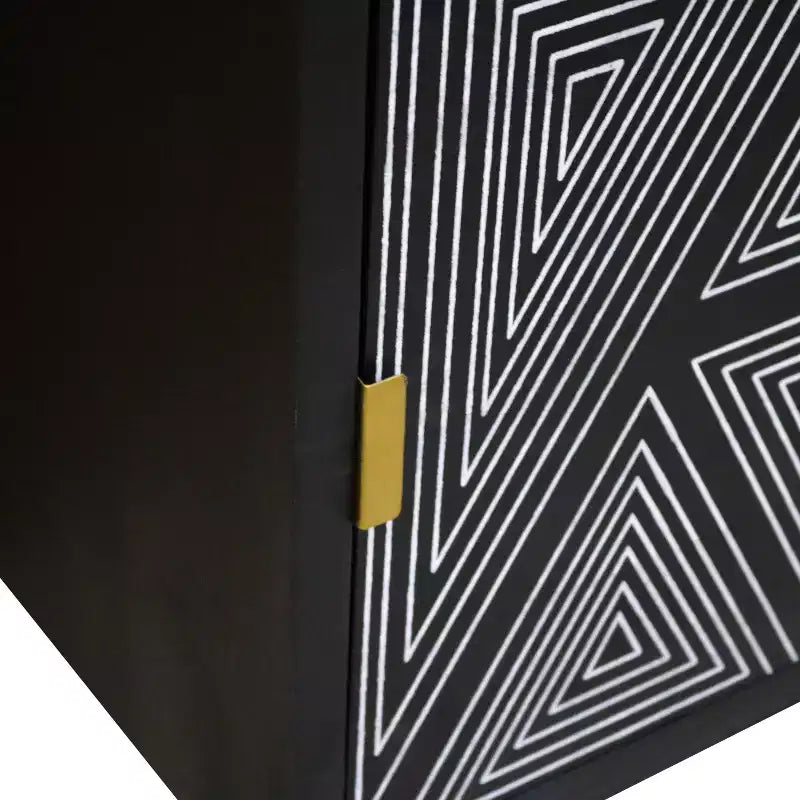 Bahut de rangement Amarily avec portes coulissantes - HOMES: Inside + Out