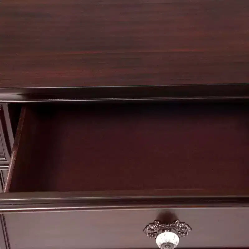 Table de chevet à 3 tiroirs Pennings avec pieds tournés – HOMES: Inside + Out