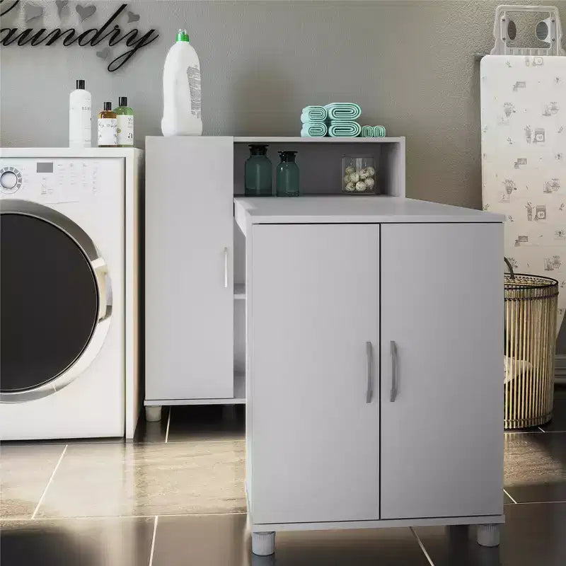 Bureau de loisirs créatifs RealRooms Basin avec étagères ouvertes et armoire de rangement