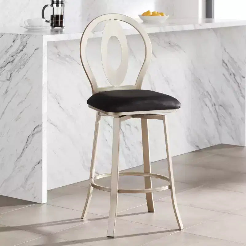 Tabouret de bar pivotant en métal 55 Downing Street, or champagne, hauteur 29 pouces, avec coussin noir de style Mid-Century Modern, dossier et repose-pieds pour comptoir de cuisine ou îlot