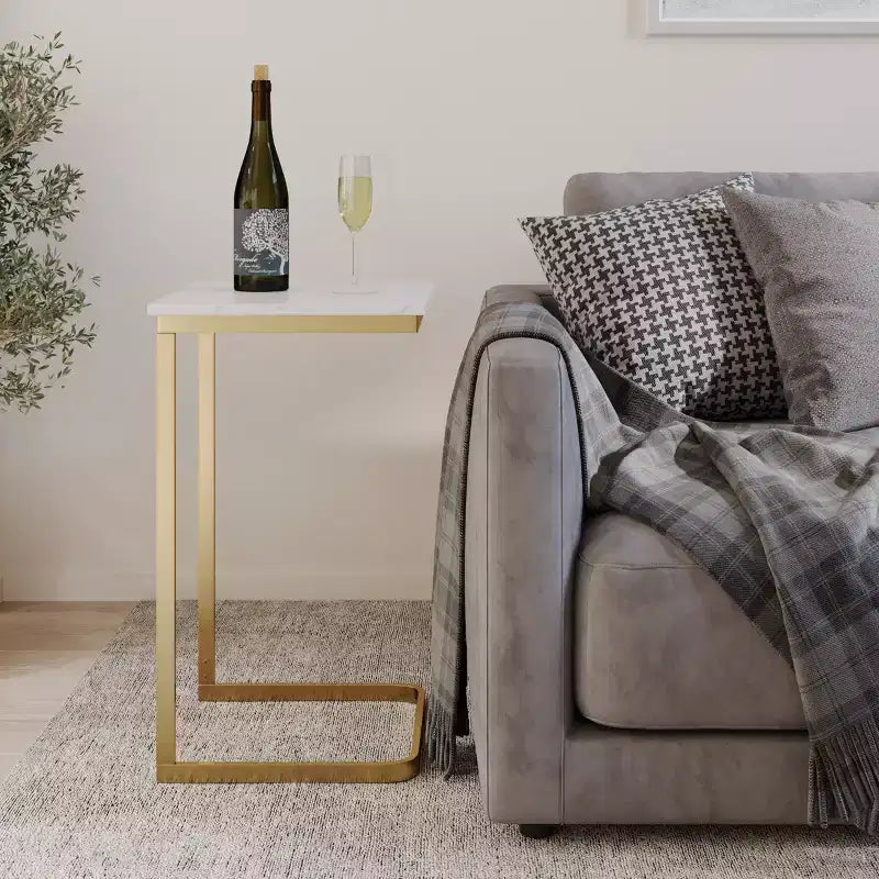 Table d'appoint en C Lavish Home - Table d'appoint en véritable marbre avec cadre en fer doré pour canapé, causeuse ou lit - Meuble de salon moderne, blanc