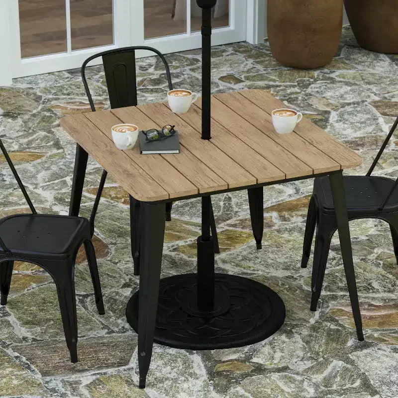 Table à manger Merrick Lane intérieure/extérieure avec trou pour parasol, plateau carré de 36 po en poly-résine toutes saisons et base en acier