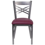 Chaise de restaurant en métal à dossier en X, recouverte d'un revêtement transparent, lot de 2, par Emma et Oliver