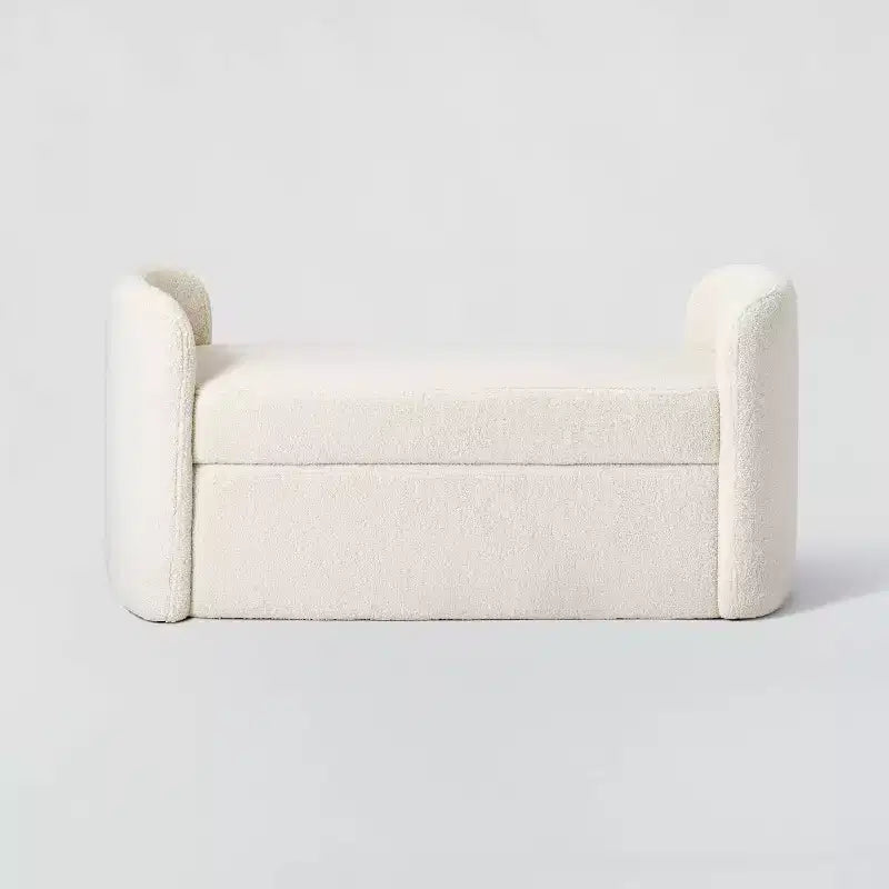 Banc arrondi Springdell – Threshold conçu avec Studio McGee