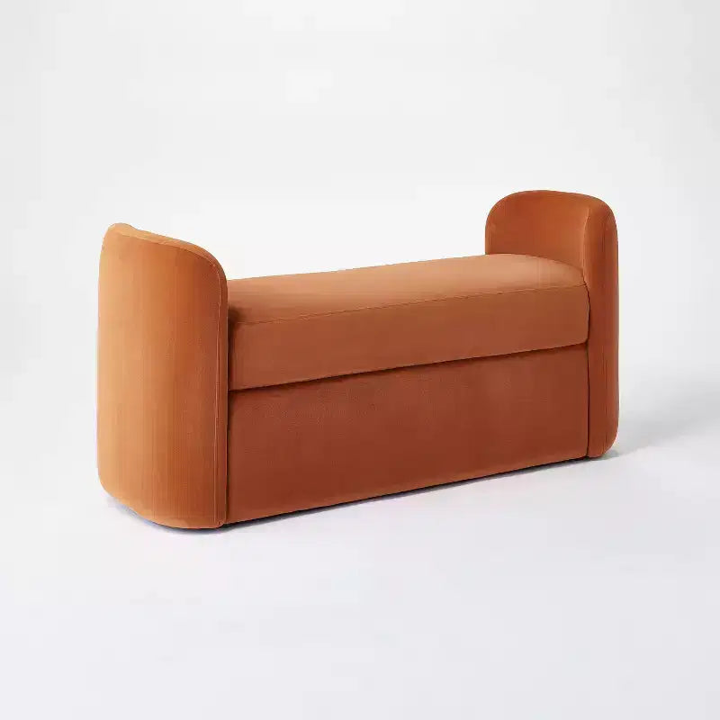 Banc arrondi Springdell – Threshold conçu avec Studio McGee