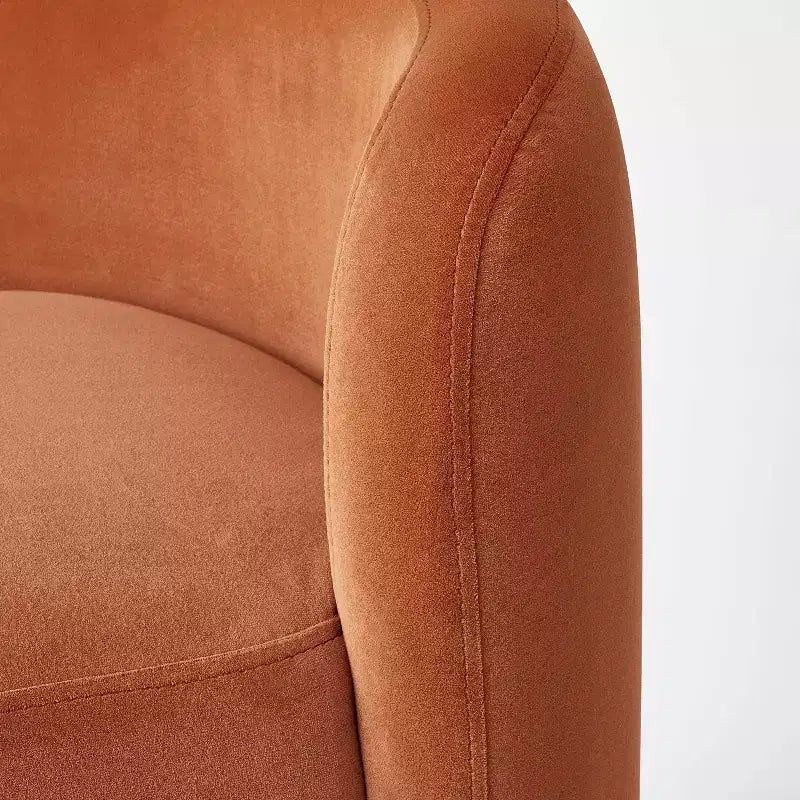 Banc arrondi Springdell – Threshold conçu avec Studio McGee