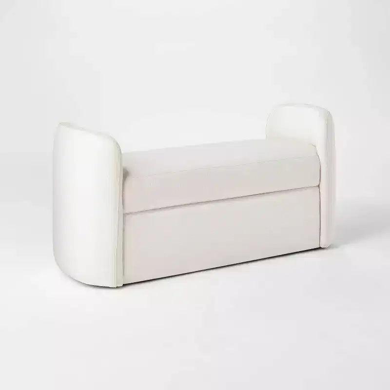 Banc arrondi Springdell – Threshold conçu avec Studio McGee
