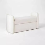 Banc arrondi Springdell – Threshold conçu avec Studio McGee