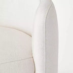 Banc arrondi Springdell – Threshold conçu avec Studio McGee