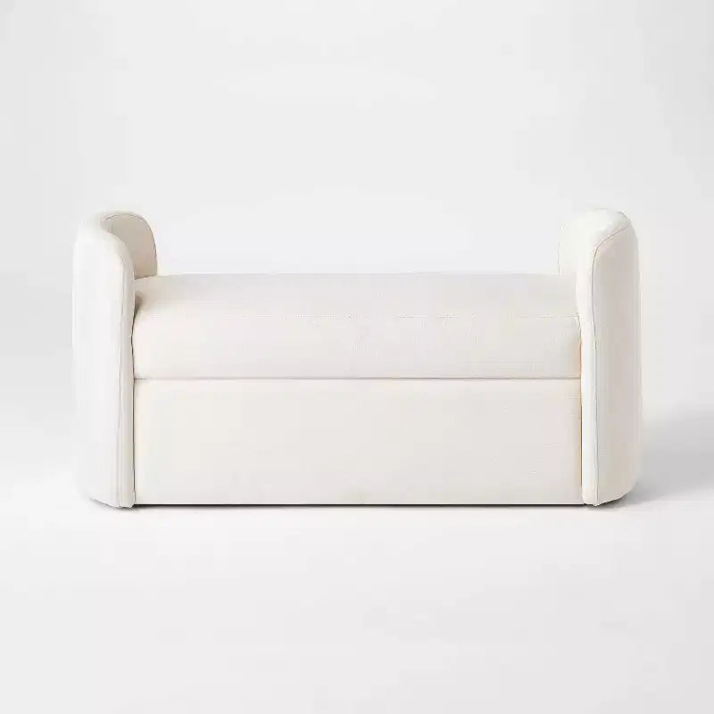 Banc arrondi Springdell – Threshold conçu avec Studio McGee