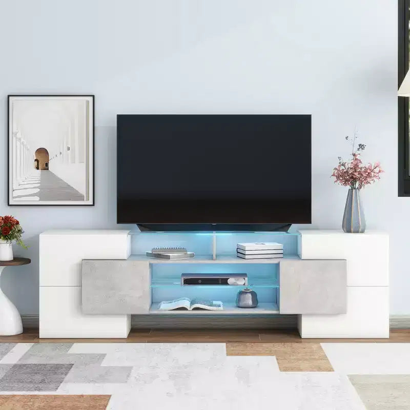 Meuble TV polyvalent pour téléviseurs jusqu'à 80 pouces avec 2 étagères en verre éclairées et lumières LED à changement de couleur - ModernLuxe
