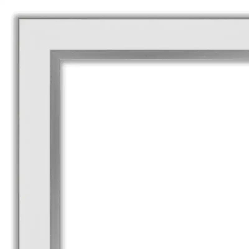 Miroir mural de salle de bain biseauté étroit Amanti Art Eva blanc argenté 27 x 21 po