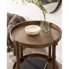 Table d'appoint ronde en bois Bellport de Kate and Laurel avec étagère