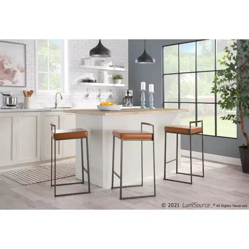 Ensemble de 2 tabourets de bar empilables Fuji en cuir/acier – LumiSource
