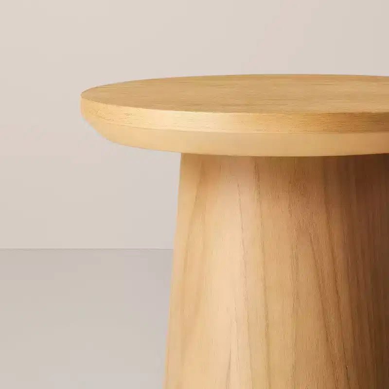 Table d'appoint ronde en bois sur pied – Hearth & Hand avec Magnolia