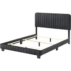 Lit King rembourré en velours Passion Furniture Lodi avec panneau touffeté