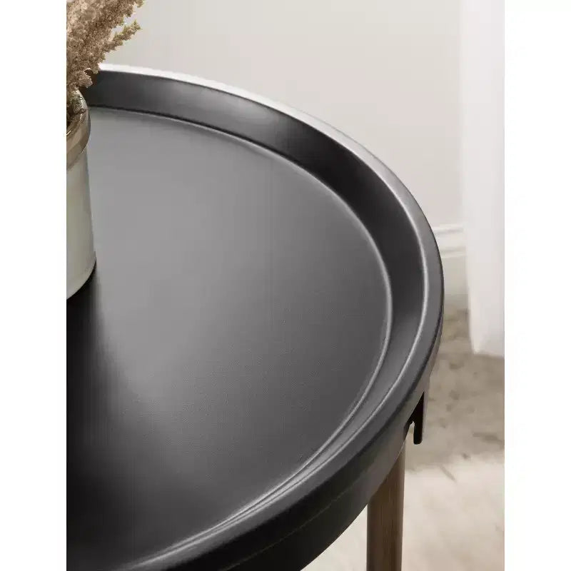 Table d'appoint ronde Valdi de Kate and Laurel