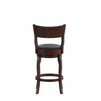Tabouret de bar pivotant Emma et Oliver de style pub classique en bois avec siège rembourré en similicuir
