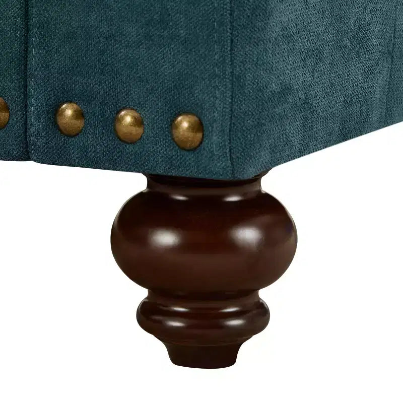Canapés 3 places/causeuses/fauteuils rembourrés avec clous décoratifs, accoudoirs volutes et pieds tournés-ModernLuxe