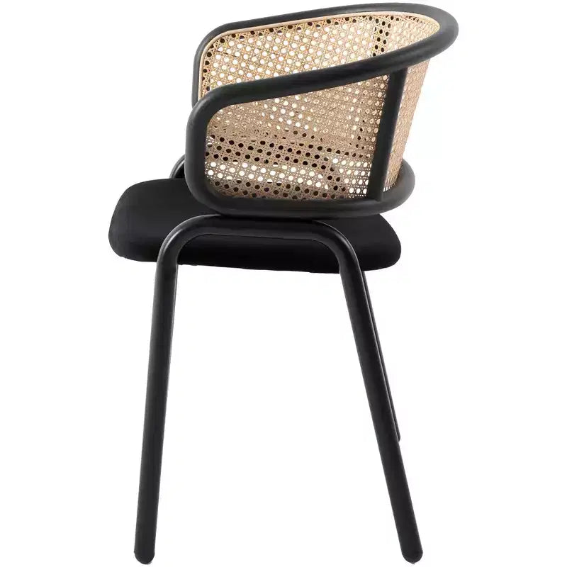 Chaise de salle à manger moderne Ervilla avec cadre noir par LeisureMod, design durable, assise confortable, parfaite pour la cuisine, la salle à manger, le bureau ou le salon