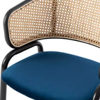Chaise de salle à manger moderne Ervilla avec cadre noir par LeisureMod, design durable, assise confortable, parfaite pour la cuisine, la salle à manger, le bureau ou le salon