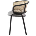 Chaise de salle à manger moderne Ervilla avec cadre noir par LeisureMod, design durable, assise confortable, parfaite pour la cuisine, la salle à manger, le bureau ou le salon
