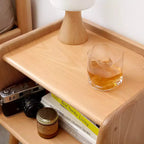 Table de chevet Dovelina à LED avec station de recharge sans fil