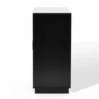 Meuble d'appoint moderne LuxenHome de style bohème avec 2 portes et lattes de bambou, coloris noir et marron