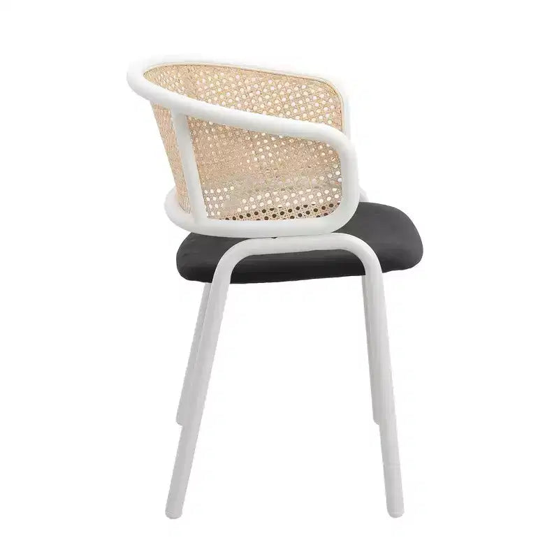 LeisureMod Ervilla Lot de 4 chaises de salle à manger modernes avec cadre blanc, design confortable et durable pour cuisine, salle à manger, bureau, salon, café ou bureau