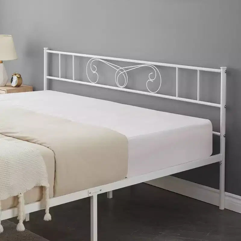 Cadre de lit plateforme en métal king size Garvee avec tête et pied de lit, support à lattes en acier, sommier, aucun sommier tapissier requis, blanc