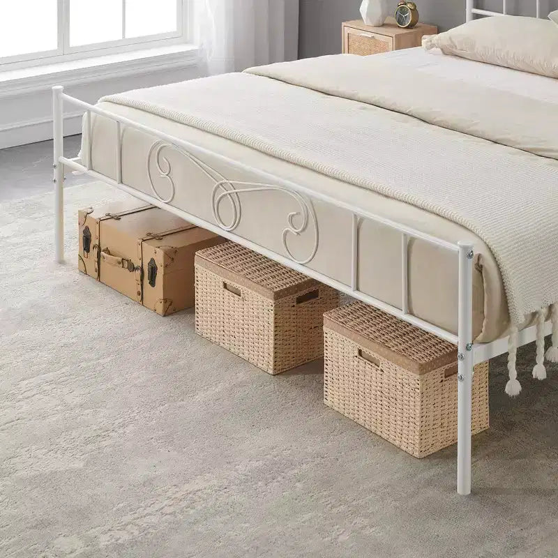Cadre de lit plateforme en métal king size Garvee avec tête et pied de lit, support à lattes en acier, sommier, aucun sommier tapissier requis, blanc