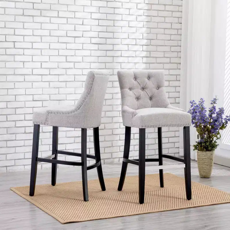 Tabouret de bar WestinTrends 29 en lin capitonné à boutons, rembourré et à dossier ailé (lot de 2), gris clair