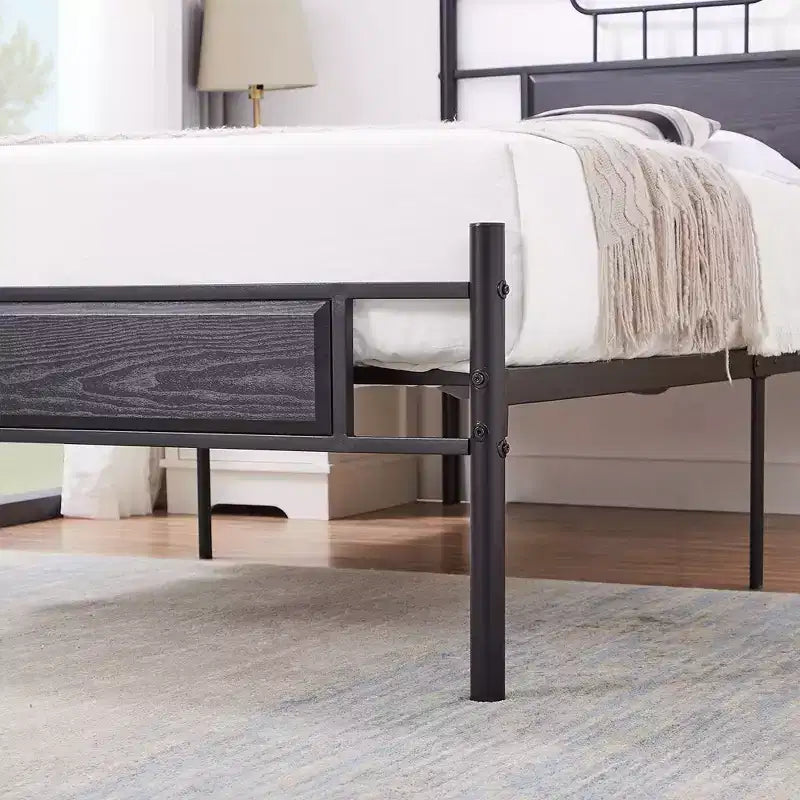 Lit plateforme en métal VECELO avec tête et pied de lit en bois
