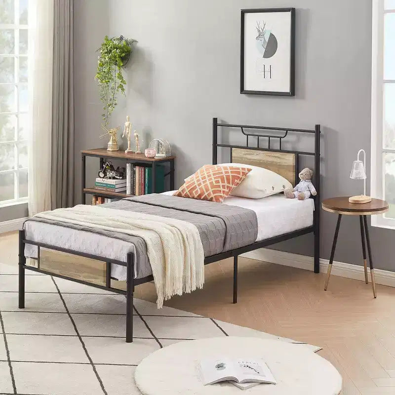 Lit plateforme en métal VECELO avec tête et pied de lit en bois