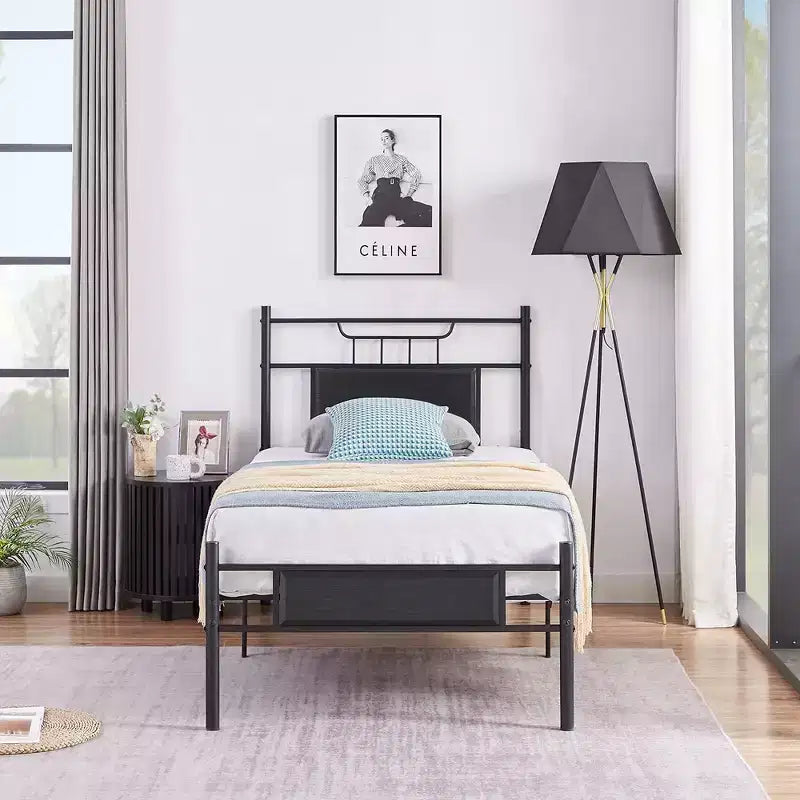 Lit plateforme en métal VECELO avec tête et pied de lit en bois