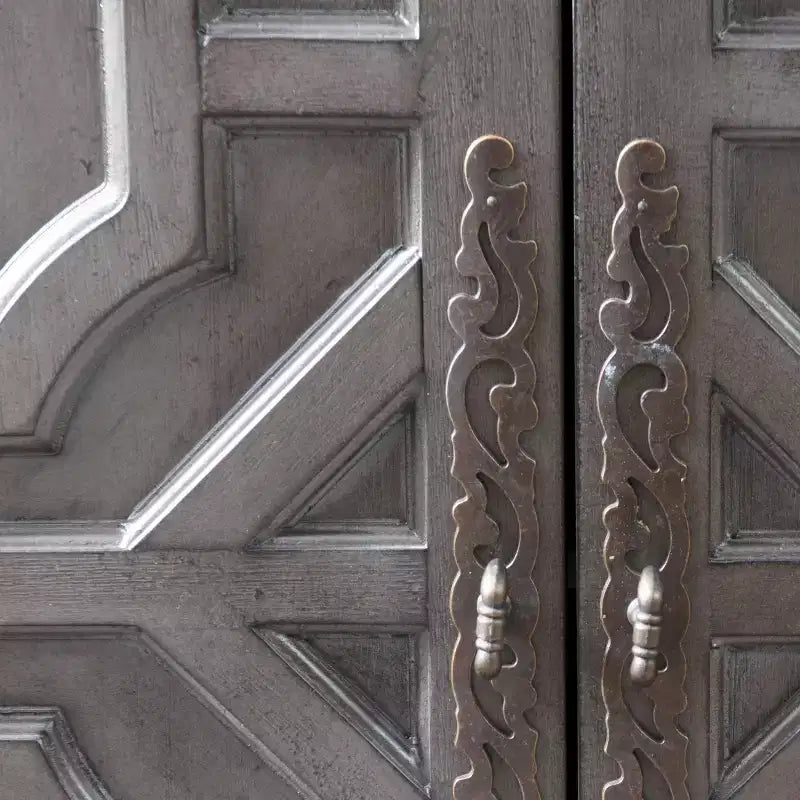 Meuble d'appoint Powell Kinsley en bois massif avec 2 portes et 2 étagères