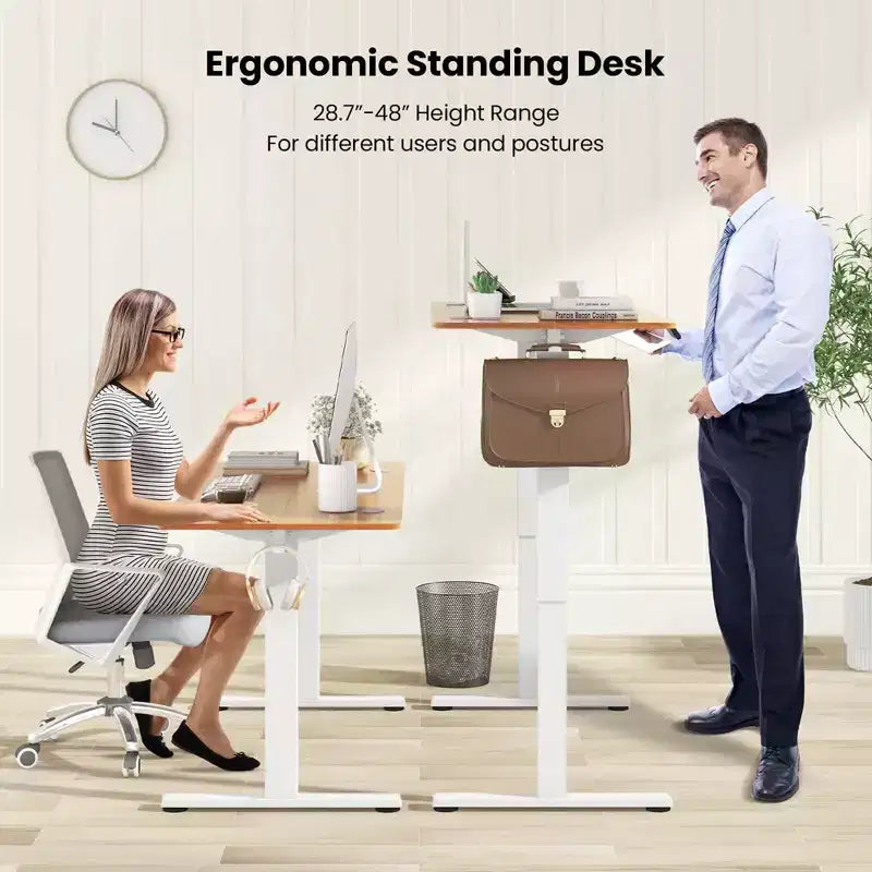 Bureau électrique debout Costway 55 x 24 avec 3 réglages de hauteur mémorisables et 2 crochets marron/naturel/blanc