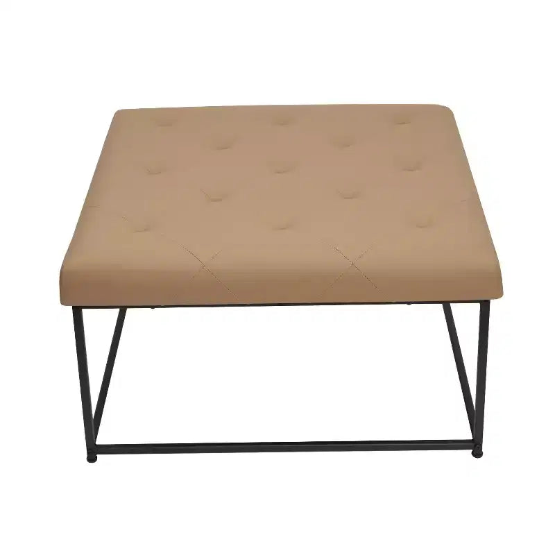 Pouf carré Emma et Oliver de 76 cm en similicuir capitonné avec structure en fer robuste