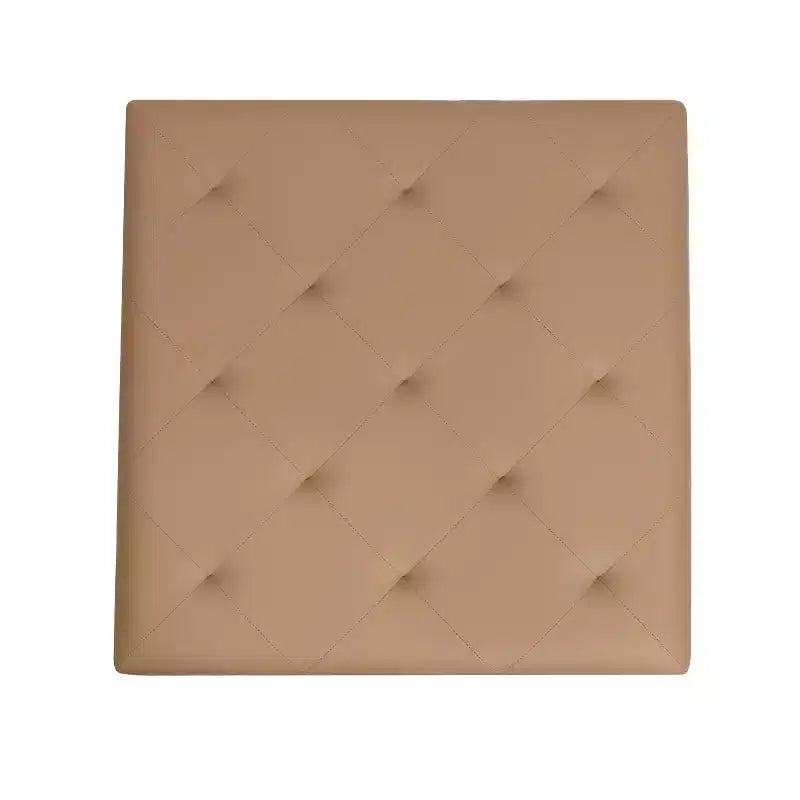 Pouf carré Emma et Oliver de 76 cm en similicuir capitonné avec structure en fer robuste