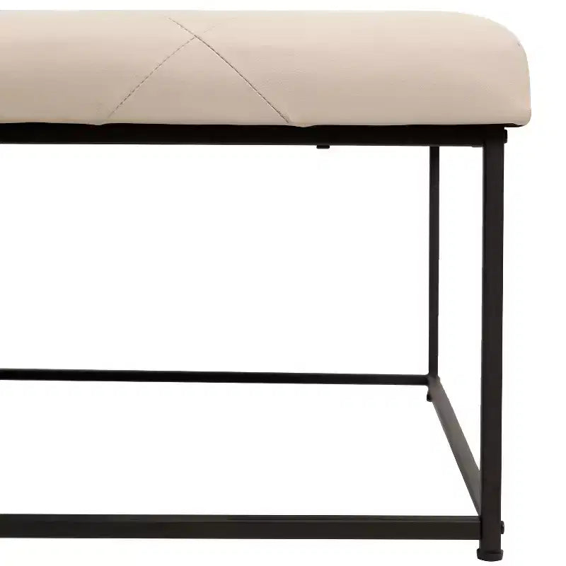 Pouf carré Emma et Oliver de 76 cm en similicuir capitonné avec structure en fer robuste